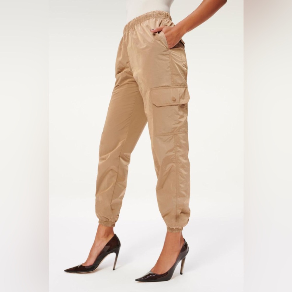 New Good American Essential Nylon Cargo Pants in Putty Sz 2